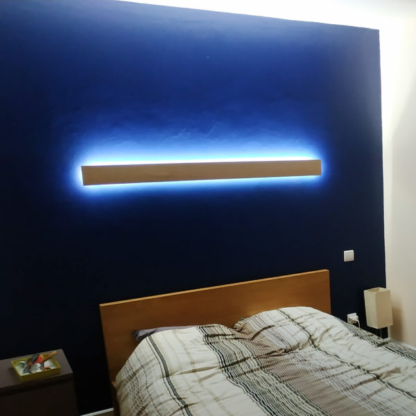 Une lumière design en bois