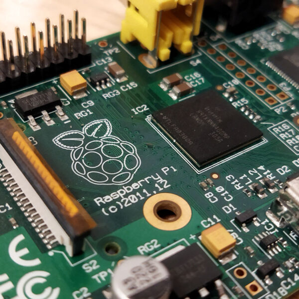 Configurer un Raspberry sans clavier ni écran: le Menu Caché!